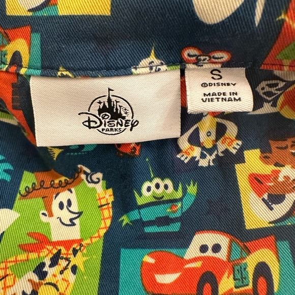 DISNEYLAND PARK - World of Pixar, Button Down Shirt, Size S - Picture 5 of 5